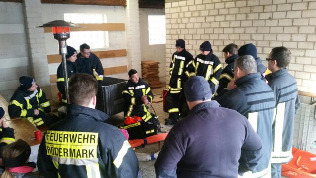Übung Atemschutznotfall ©Feuerwehr Rödermark-Urberach